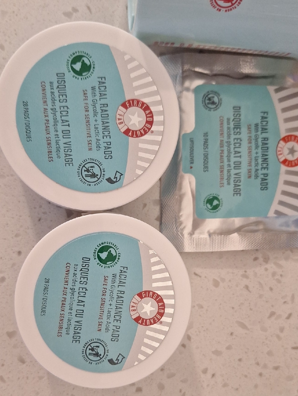 Ultimate First Aid Beauty Facial Radiance Pads - Picture 5 of 5
